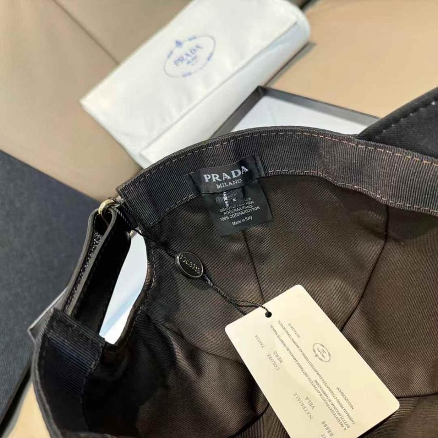 Black royal Prada cap (Master quality)