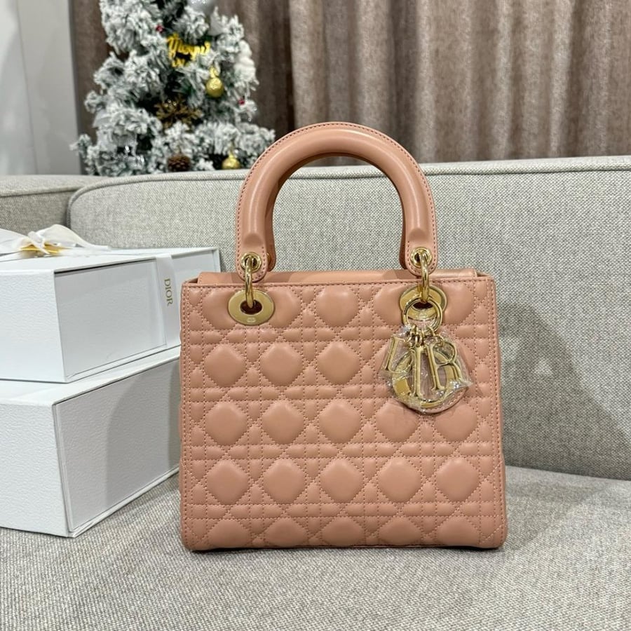 ليدي ديور مديم مقاس 24cm