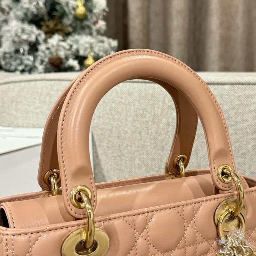 ليدي ديور مديم مقاس 24cm