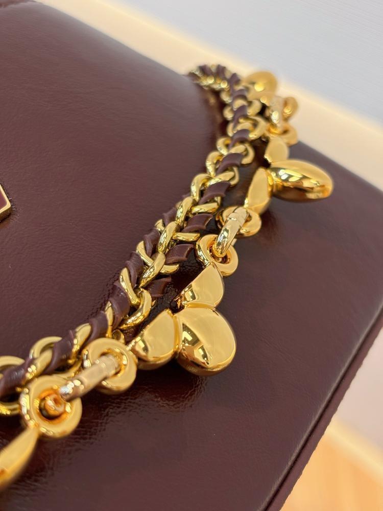لوي فيتون CAPUCINES EAST-WEST مقاس 22cm
