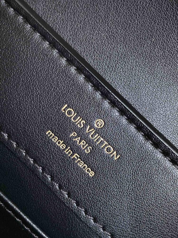 لوي فيتون Capucines مقاس 22cm