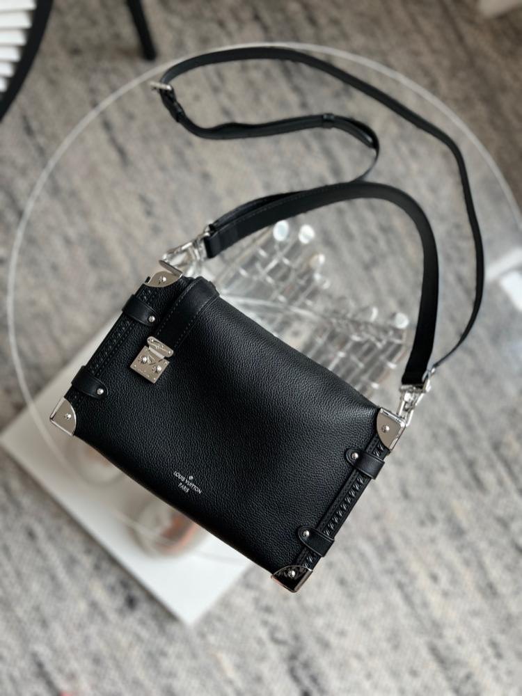 لوي فيتون SIDE TRUNK مقاس23.5cm