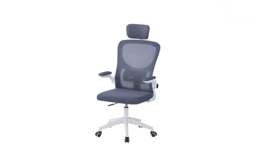 Single office chair with casters