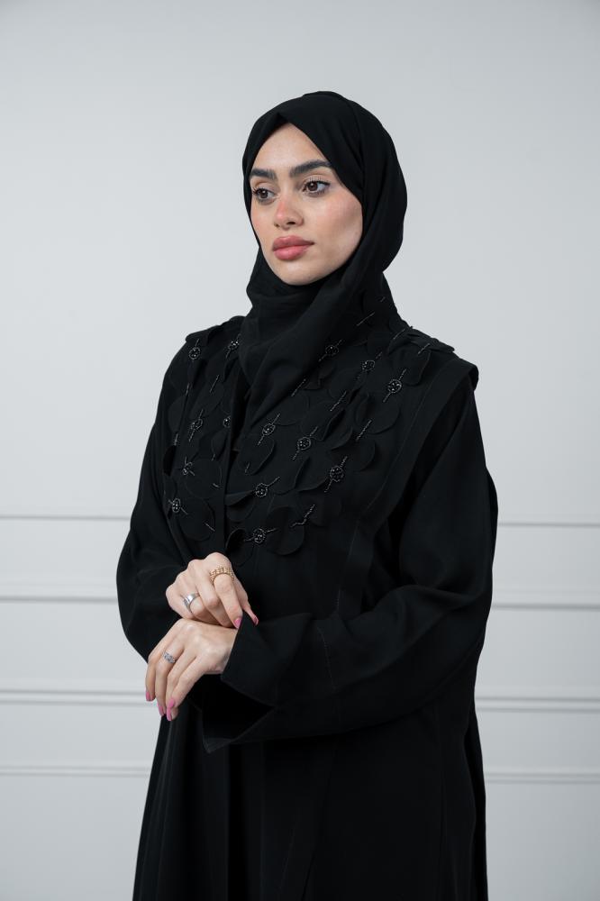 عباية تطريز يدوي كريب ملكي نص كلوش