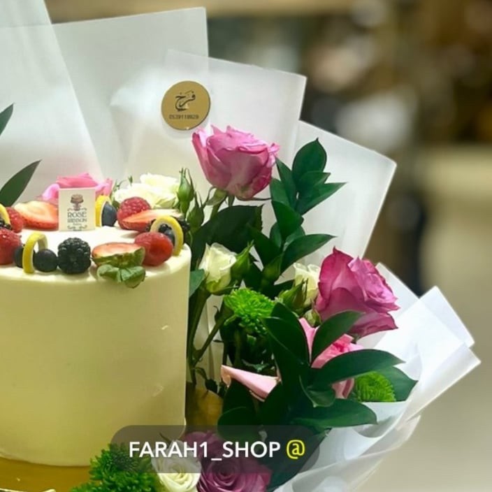 Bouquet and cake A30