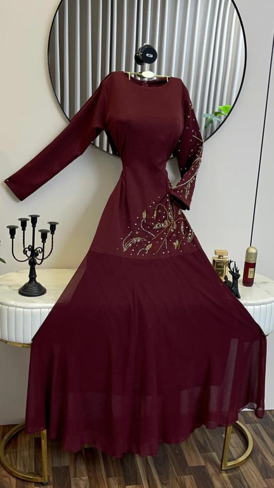 فستان سهرة عنابي طويل فاخر –  أنيق بأكمام طويلة وقصة ناعمة