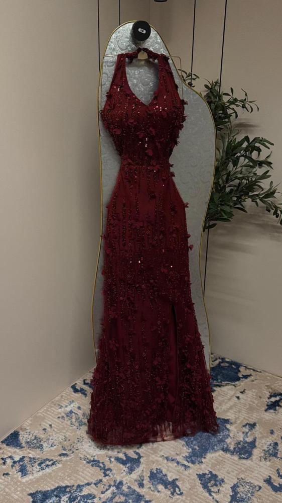 فستان سهرة عنابي
