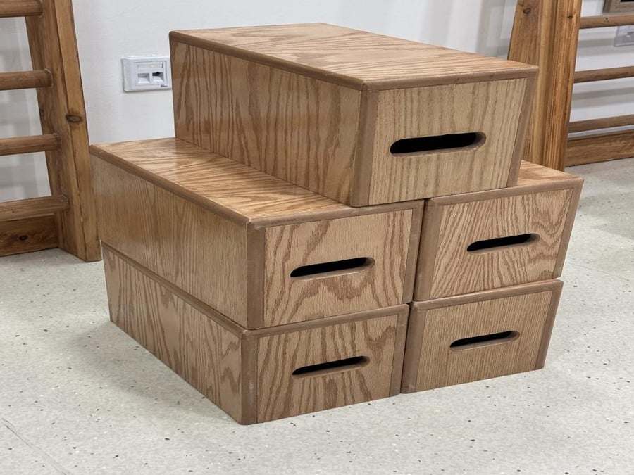 Wooden Stool (1 pc)