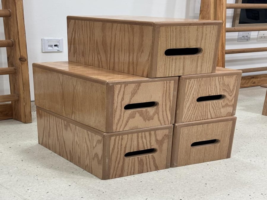 Wooden Stool (1 pc)