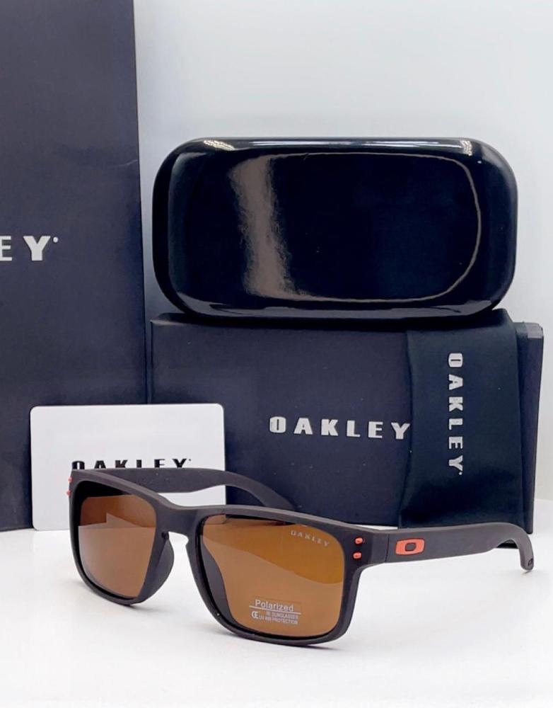 نظارة شمسية OAKLEY