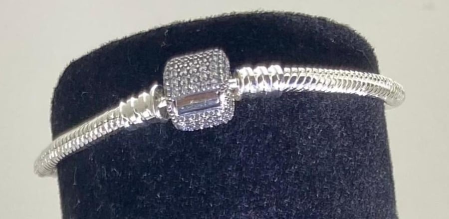 Pandora bracelets with diverse designs – a luxurious touch with global elegance