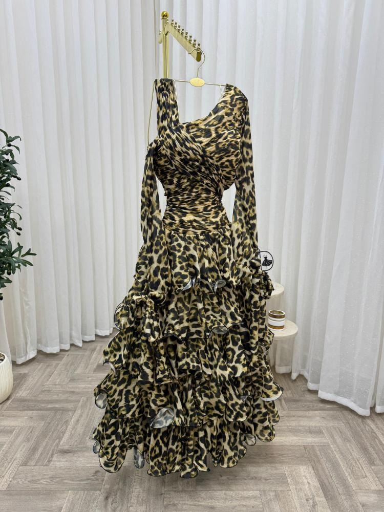 فساتين سهرة   نوع القماش _ شيفون لمعه نمري   المقاسات برقم 1 2 3 4 5 6  المقاسات بالحرف S M L XL XXL XXXL