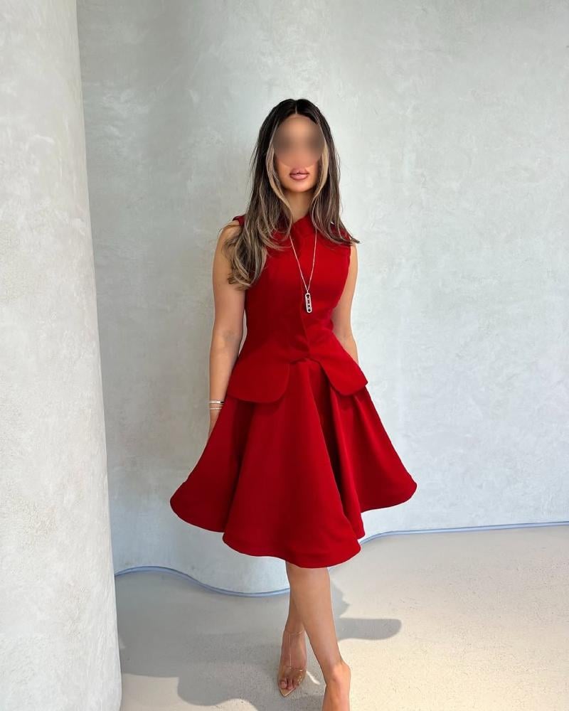 Color dresses: Red sizes with number: 1/2/3/4/5 sizes with letter: S/M/L/XL/XXL material: Barbie original elegant + fiber puffed