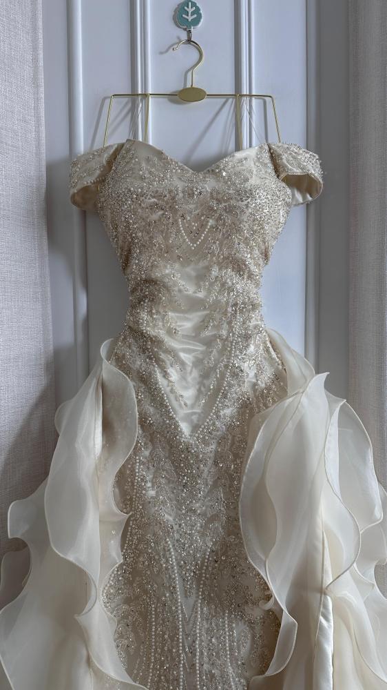 A dress of pampering