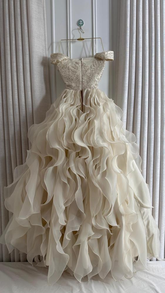 A dress of pampering