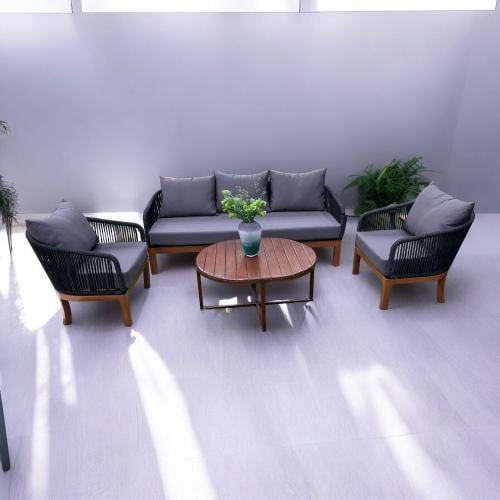 Outdoor seating for 5 people