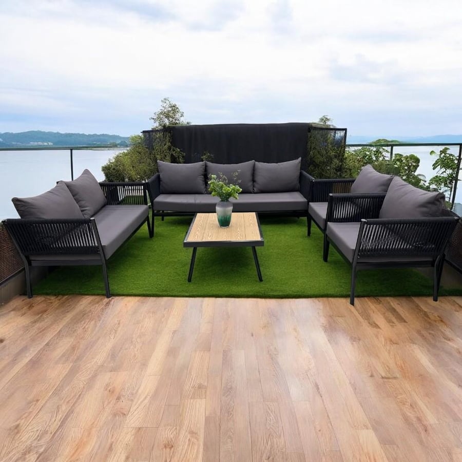 Outdoor seating for 7 people