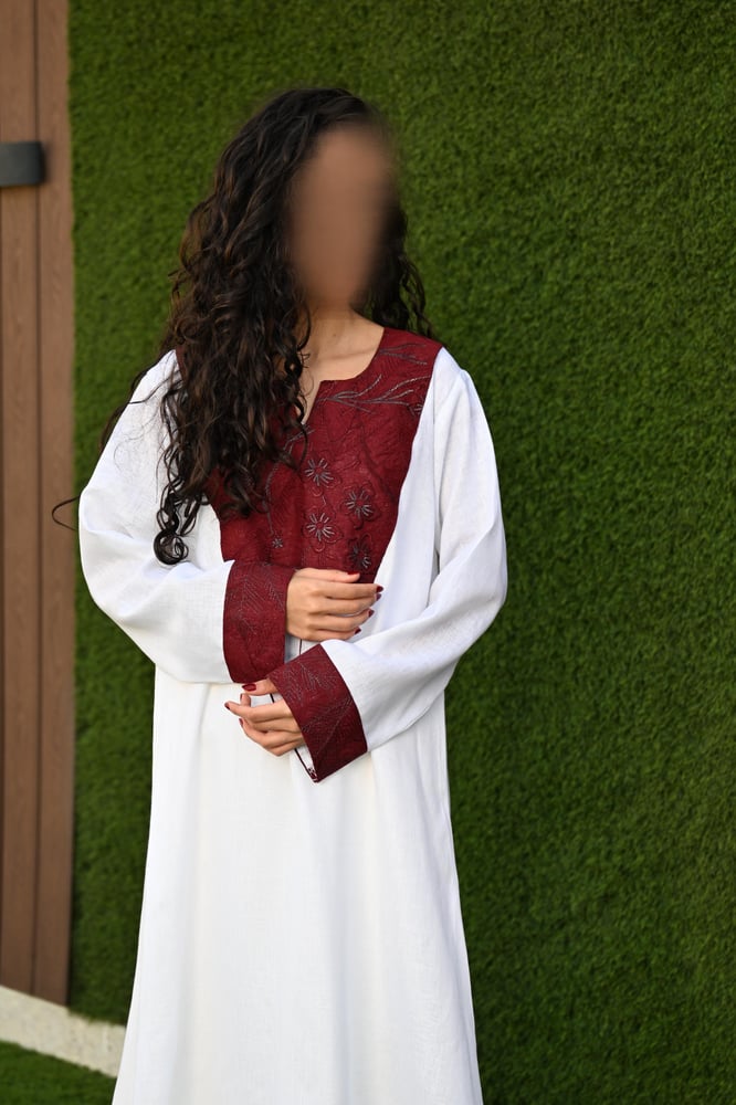 جلابية بأطراف عودي