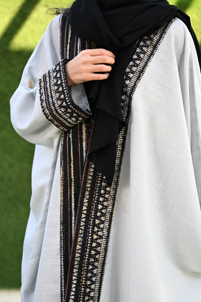 DA002 عباية
