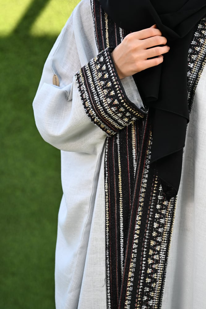 DA002 عباية