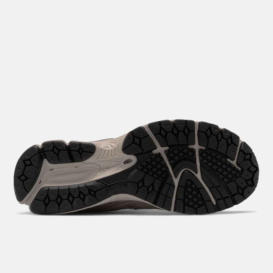 New Balance Shose 2002R