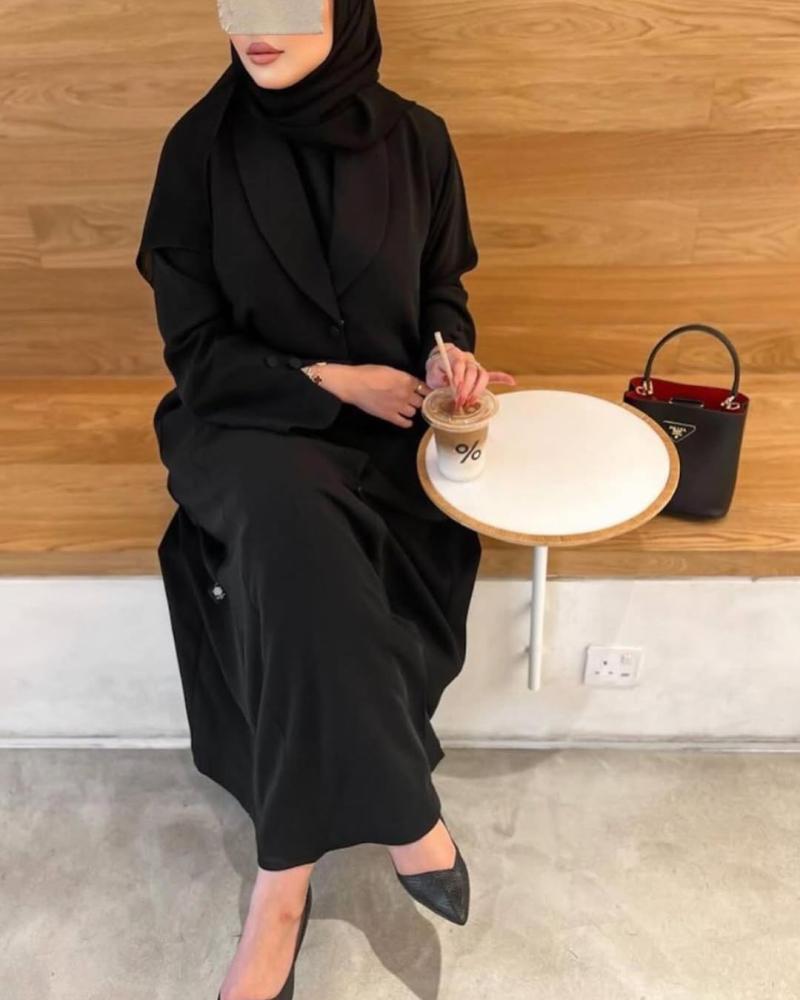 عباية صيفية ساده بقماش كريب ملكي كوري  القصه نص كلوش بجيوب