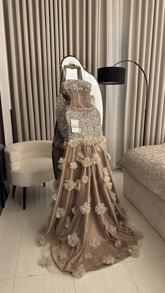 فستان اسراء