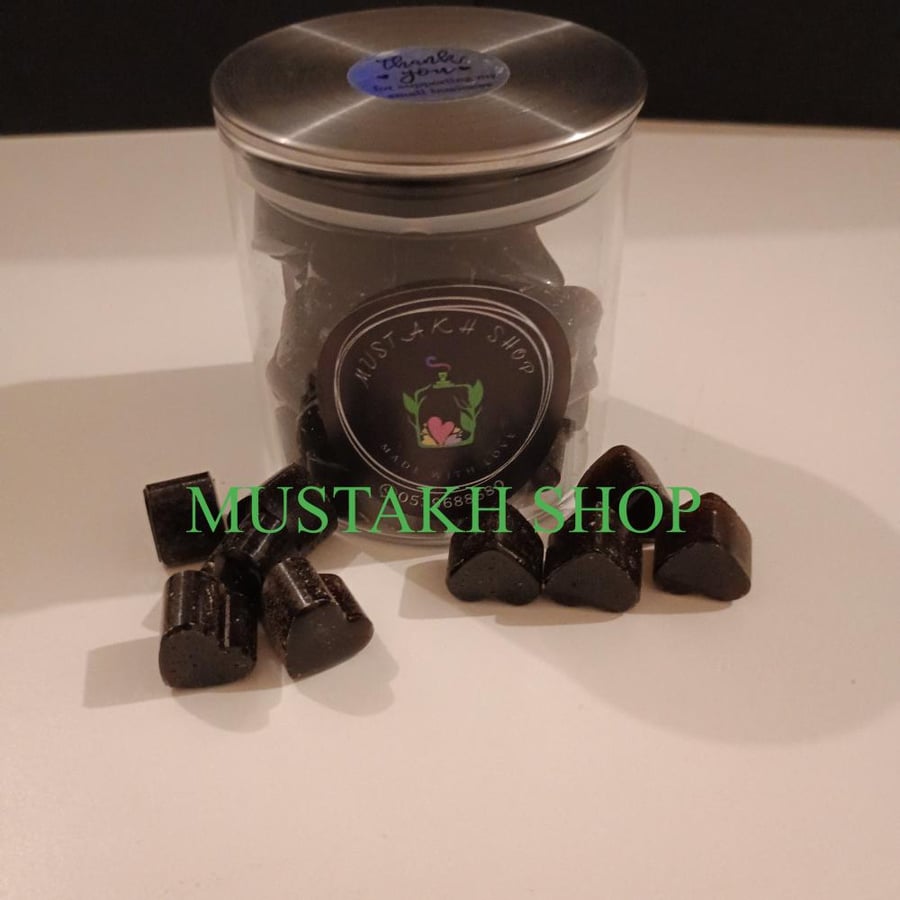 مستكة معطرة برائحة معمول باتشولي