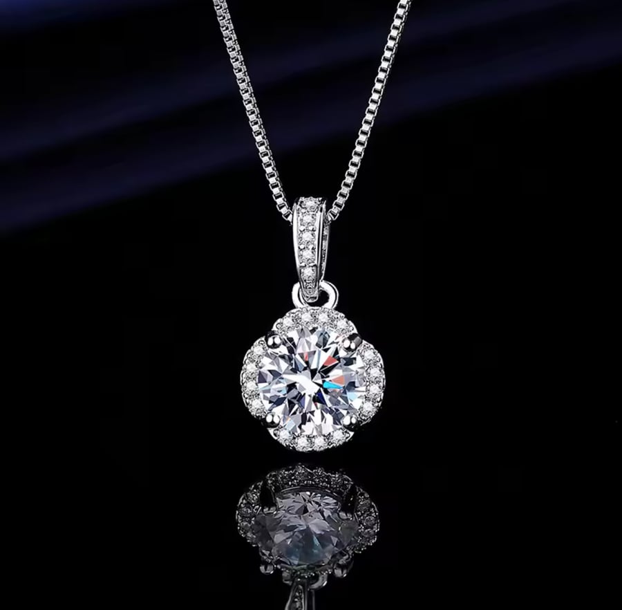 A necklace with natural roses