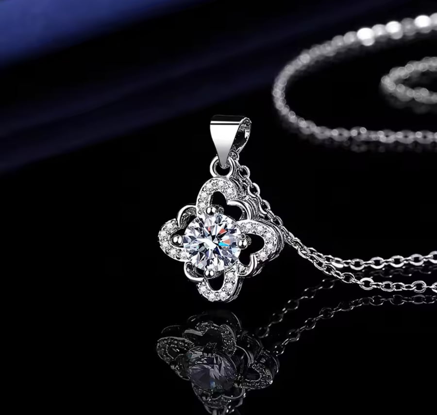 A necklace with natural roses