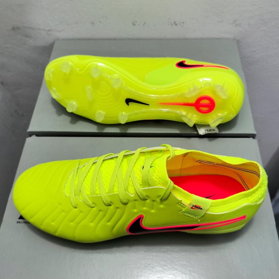 10 Nike Tiempo