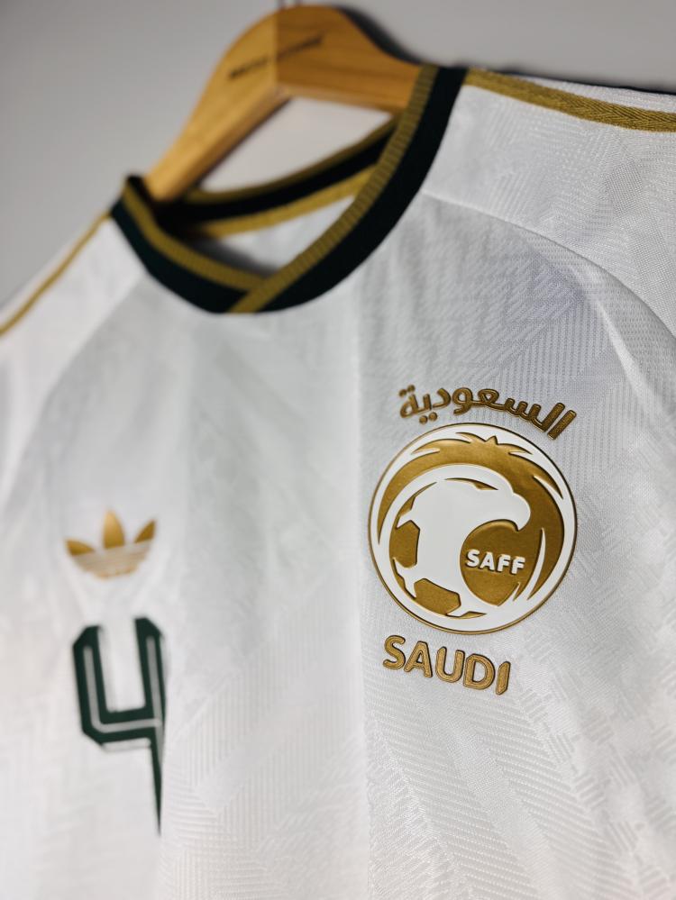 تيشيرت المنتخب الاحتياطي