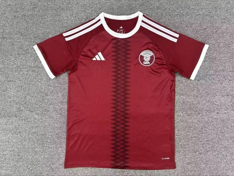 تيشيرت منتخب قطر الأساسي كأس العالم 2026 – جودة عالية لعشاق العنابي