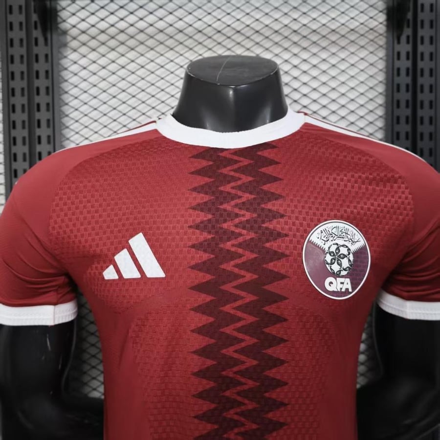 تيشيرت منتخب قطر الأساسي كأس العالم 2026 – جودة عالية لعشاق العنابي