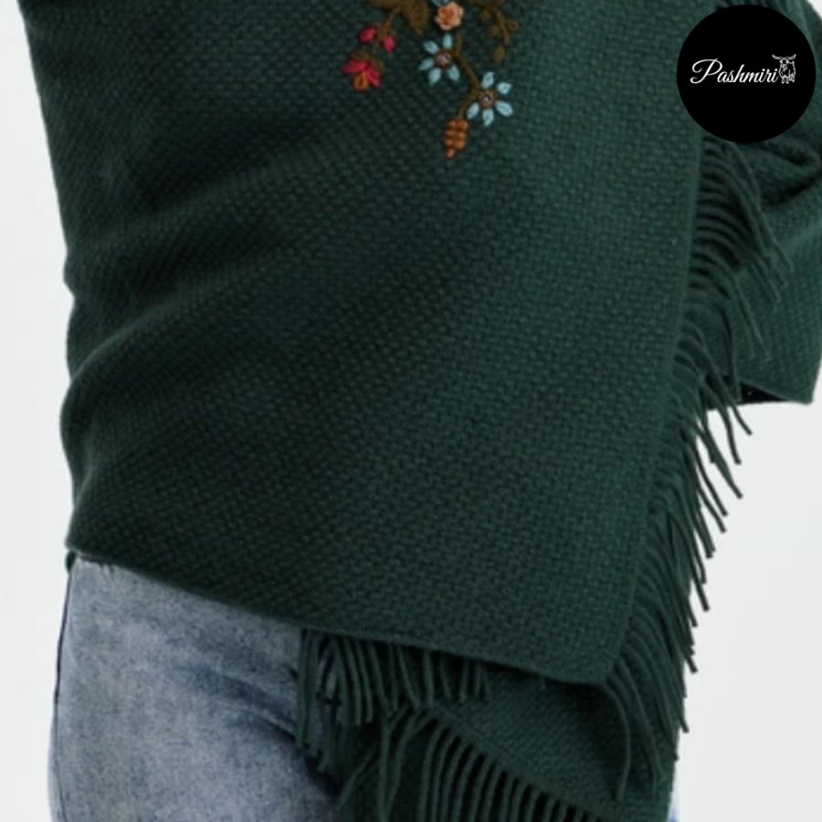 شال أخضر صوف كشميري مع صوف تركي تطريز يدوي 70×180سم              Kashmiri wool scarves with Turkish wool and hand embroidery