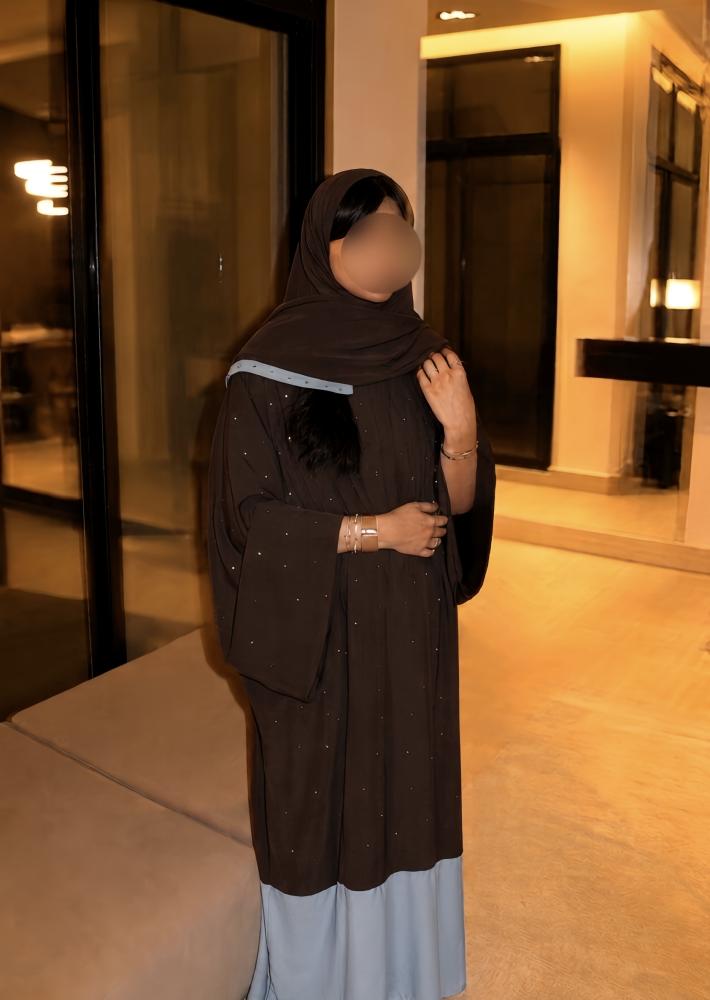 Crystal contrast half bisht abaya