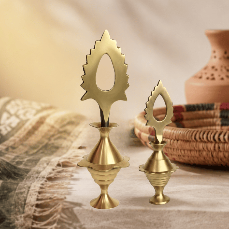 مكحلة نحاس ذهبي  Gold Tone Brass Kohl Container