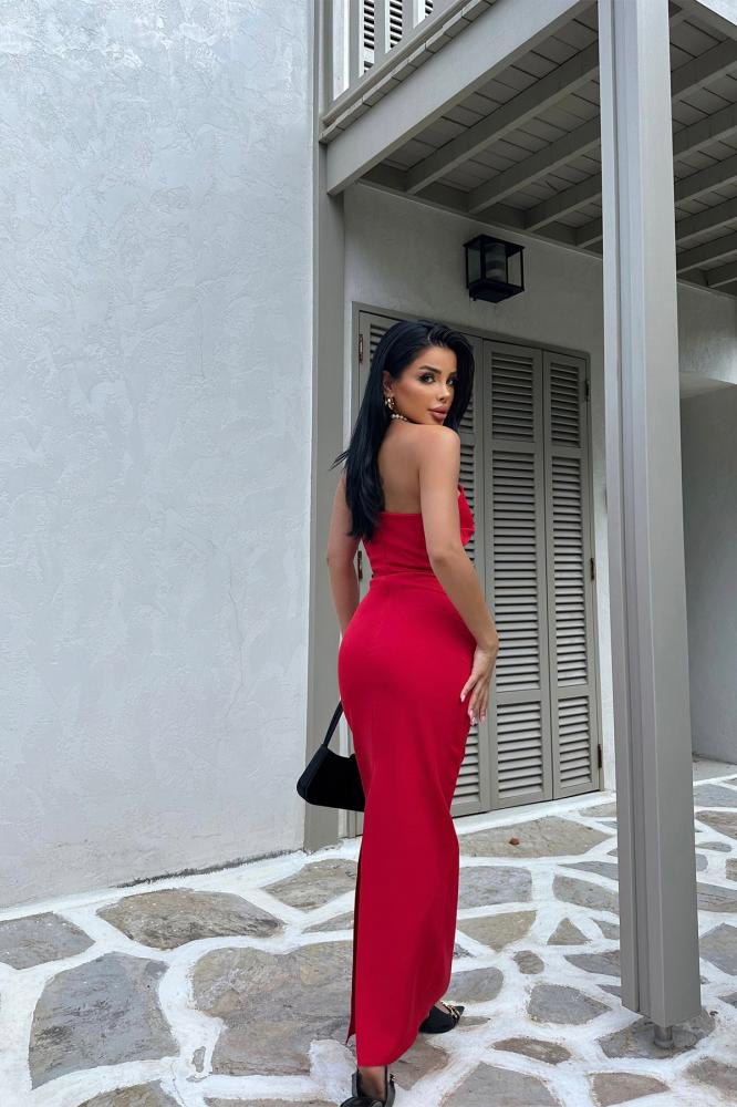 فستان ماكسي مزين بفيونكة من إييو اتيليه