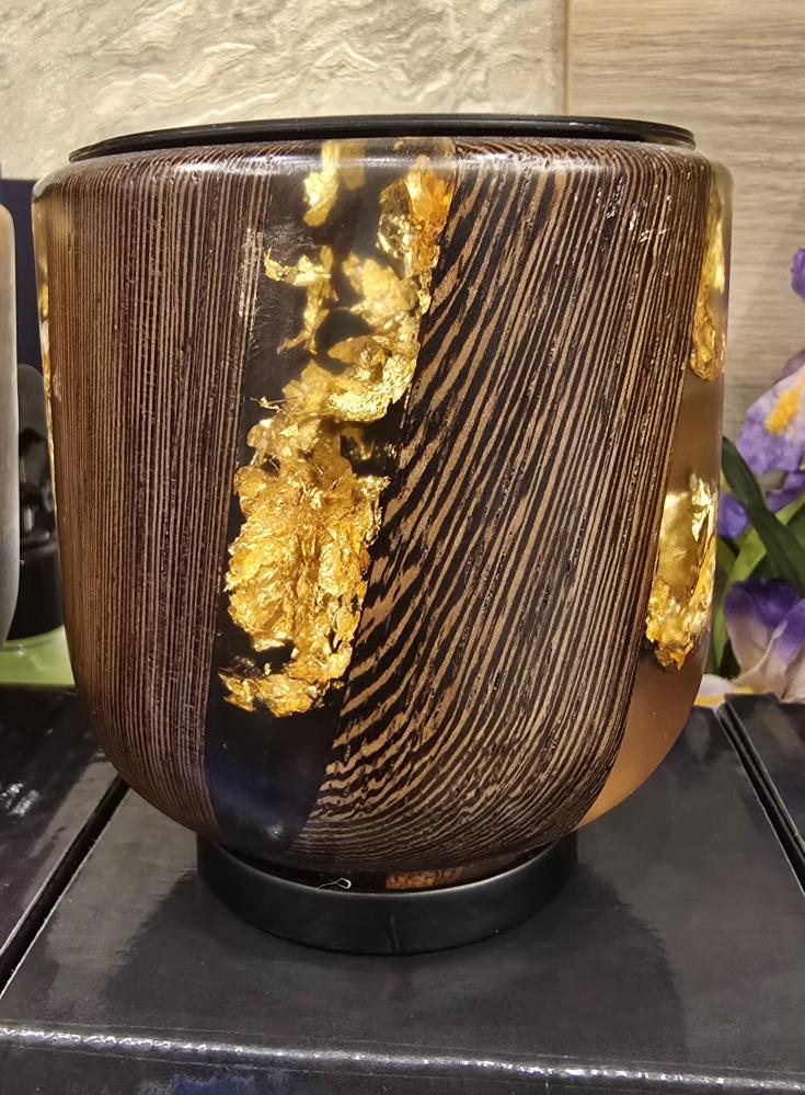 مبخرة  من الخشب الفاخر المطعم بمادة الريزن شديدة الكثافه