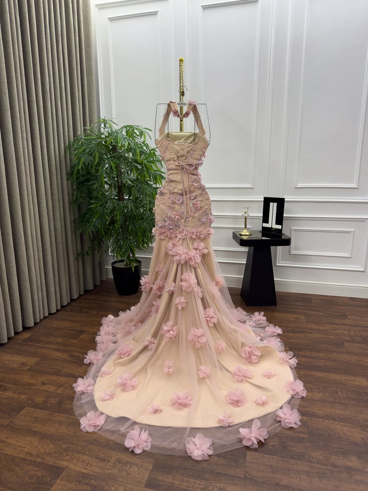 Evening dress pink decorated with pearls