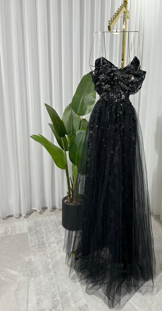 Elegant evening dress, black color
