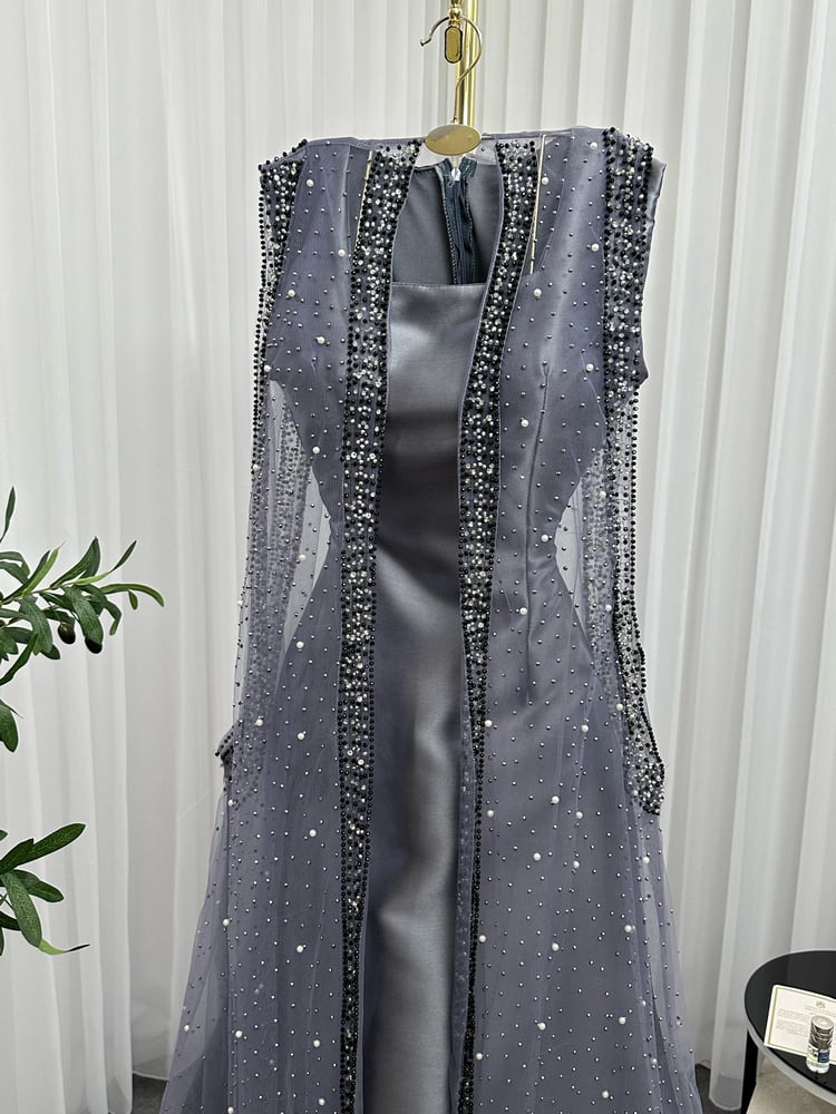 Luxurious and distinctive abaya, gray color