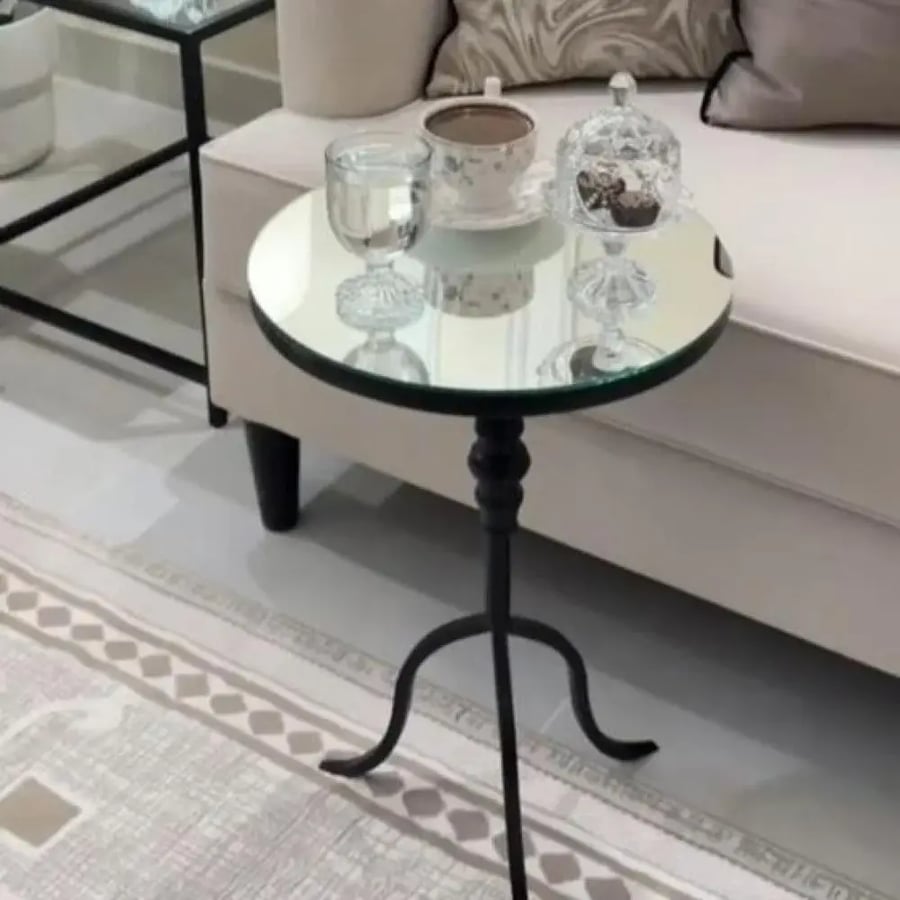 طاولة خدمه لون اسود سطح زجاج مودرن