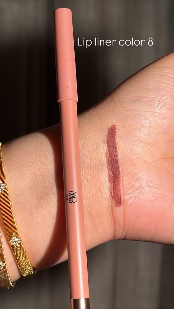 Lip 8