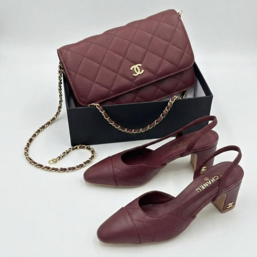 شنطة CHANEL مع كعب عودي