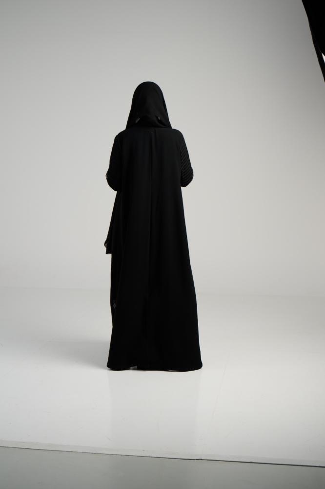 A26 عبايه اسود بتفاصيل دانتيل شبكي