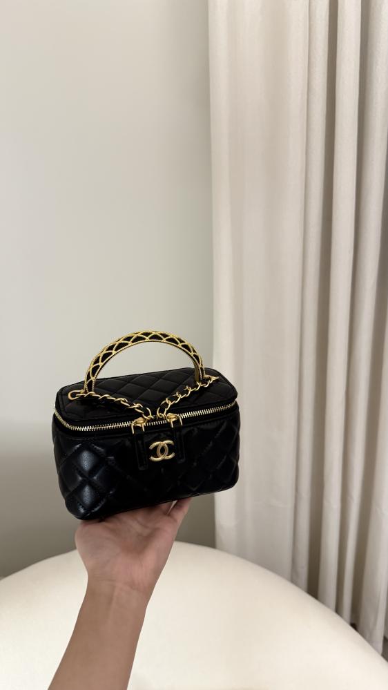 شانيل - فانيتي