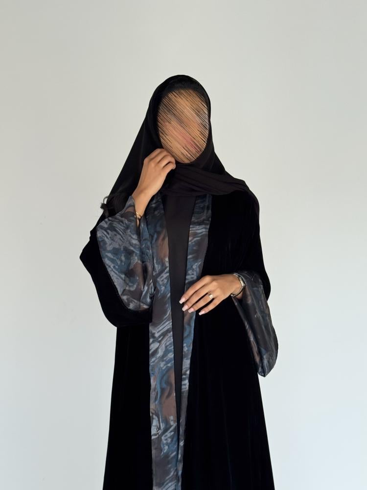 عبايه دبل فيس بقماش مخمل كوري