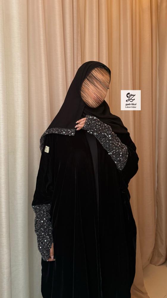 عباية إبهار نص بشت بقماش مخمل وتداخل تريكو لمعه فضي
