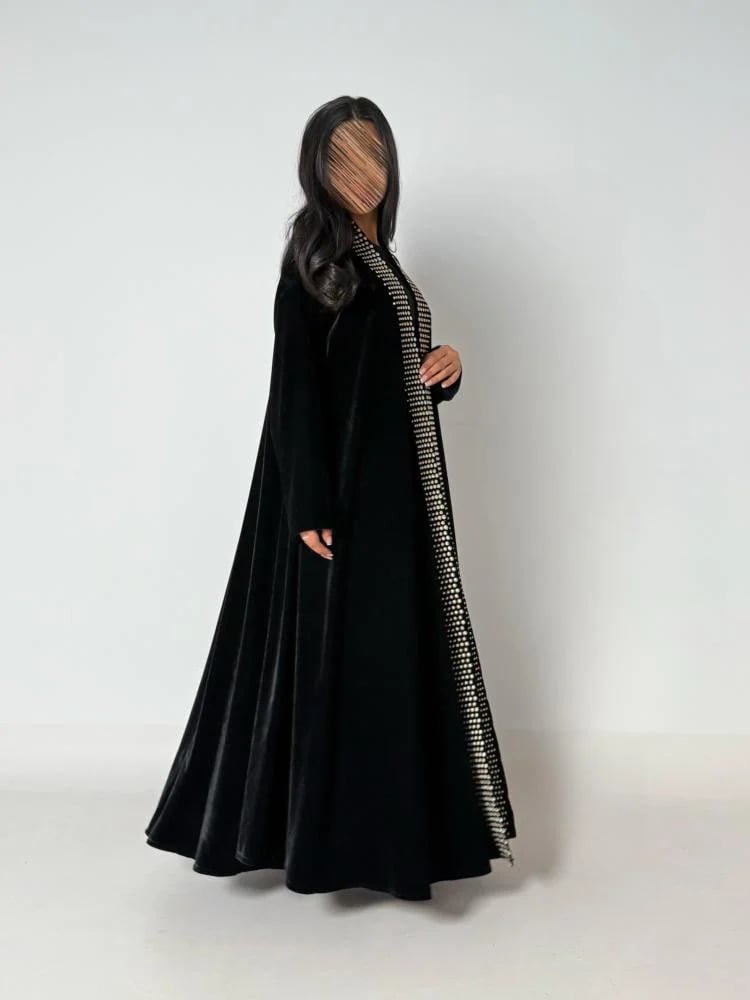 عبايه الماس بقماش مخمل كوري مع تطريز ناعم